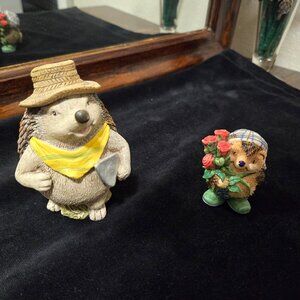 Set of 2 display hedgehogs, ceramic and resin